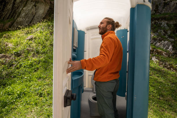 Best Porta potty rental near me  in Lewistown, MT